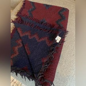 Aritzia blanket scarf - must go!!